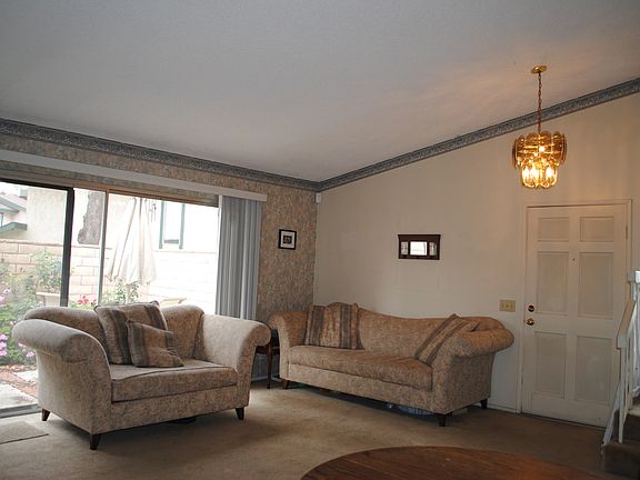 3rd image of 2131 Magnolia Ave