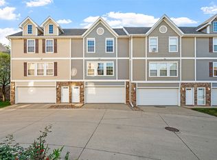 1128 Fieldstone Ln, Pleasant Hill, IA 50327
