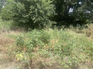 114 E Cedar St, Whitewright, TX 75491