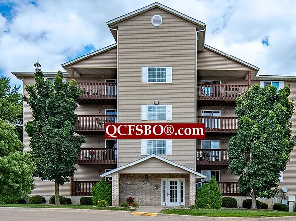 4199 Creek Hill Dr, Bettendorf, IA 52722