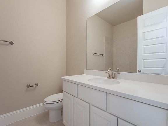 The Brynlee II Full Bath