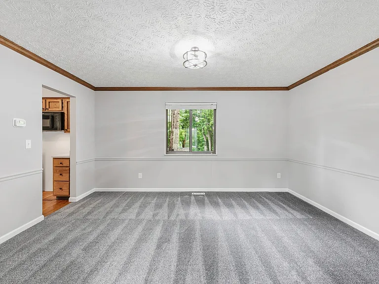 205 Brownsfell Dr — Photo 7