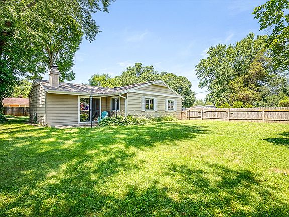 2nd image of 3735 Highcrest Rd