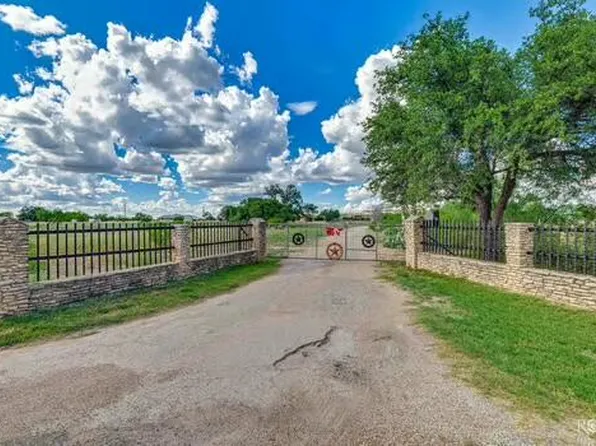 3054 Atkins Ln, Christoval, TX 76935