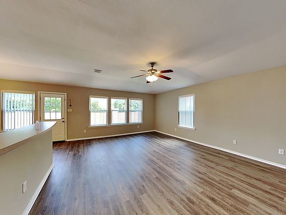 5th image of 8924 Sunny Hollow Dr
