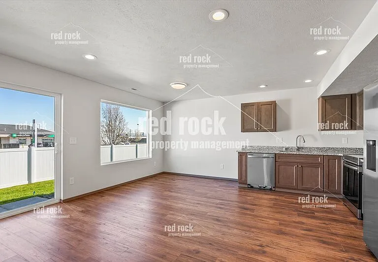 7113 E Pacific Way #2 — Photo 5