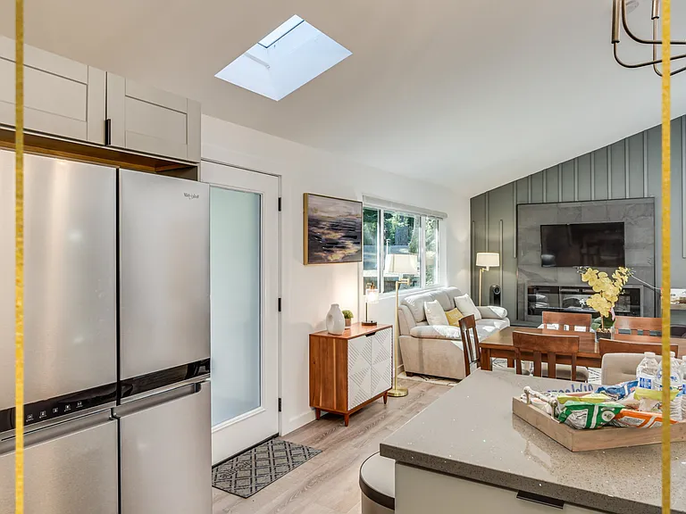 18115 La Verne Dr — Photo 11