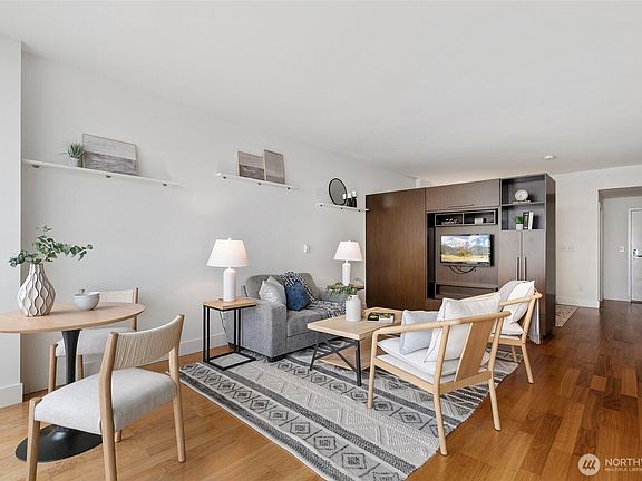 5th image of 2911 2nd Avenue #811