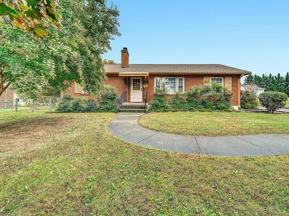 1138 Highland Rd, Salem, VA 24153