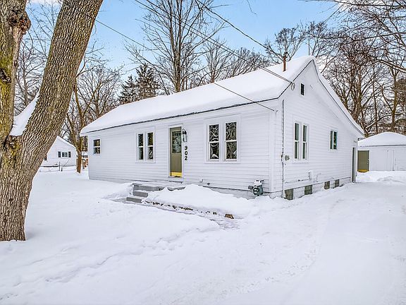 3rd image of 902 Wilson Ave