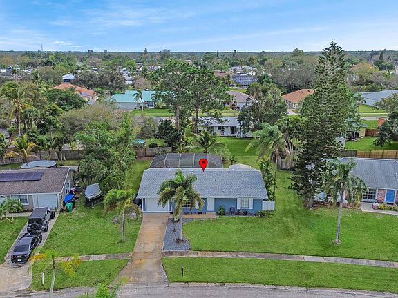 3rd image of 362 NE Brasher Court