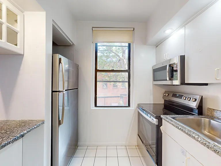 78 W 11th St #4 — Photo 7
