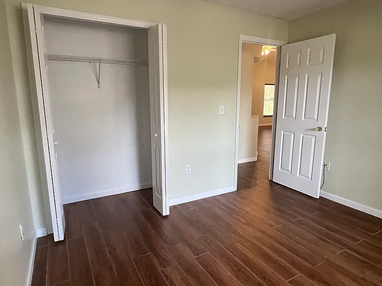 760 N Lake Ave — Photo 16