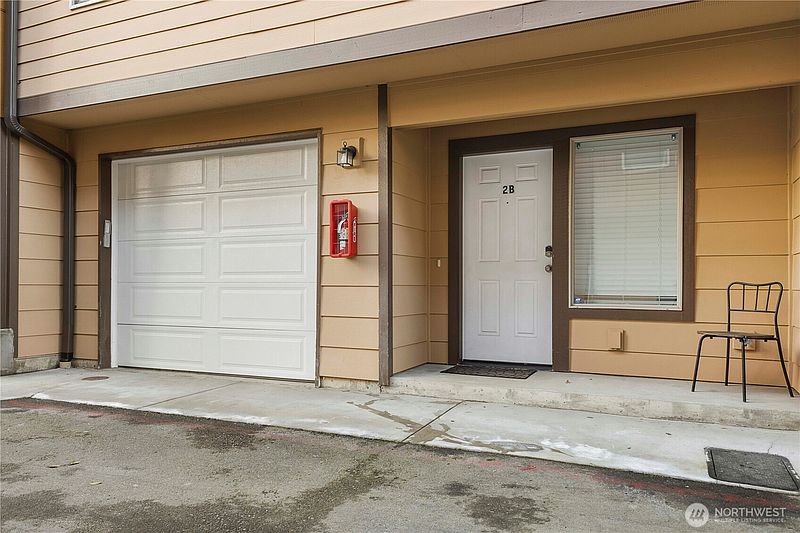 2nd image of 12228 SE Petrovitsky Road #2B
