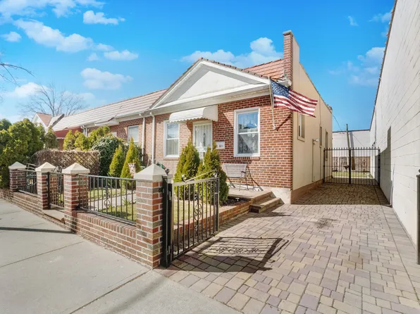 2266 46th St, Astoria, NY 11105