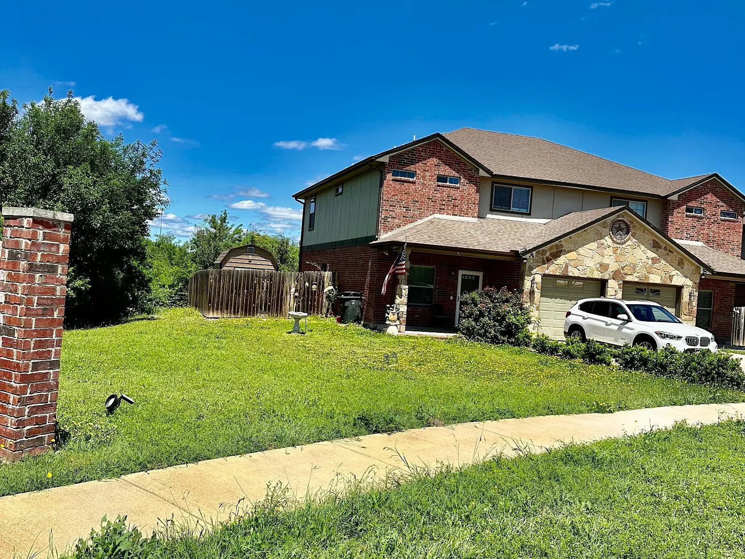 3 bed, 2.5 bath, 1500 sqft, $1,500 — Photo 2