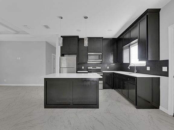 5th image of 1012 E La Cantera Ave #10124