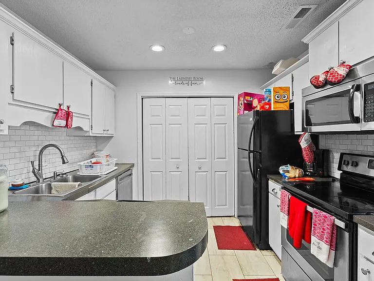 4148 Hickory Ln #A — Photo 5
