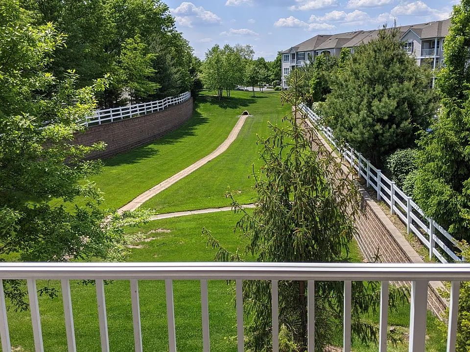 627 Timberlake Dr
