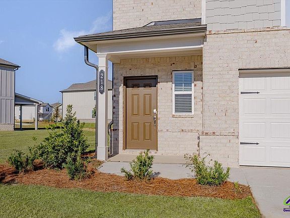 3rd image of 218 Hickory Ridge Trl