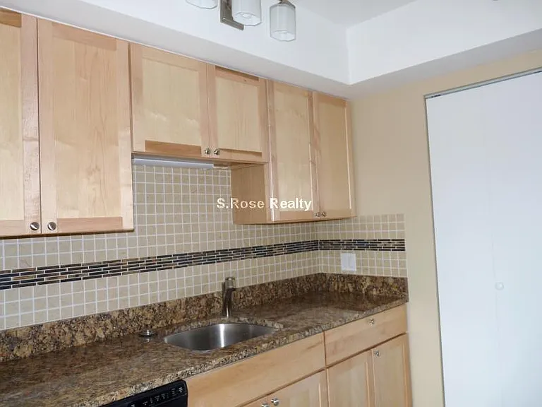 1731 Beacon St #514 — Photo 5