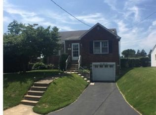 834 Benson St, Philadelphia, PA 19111