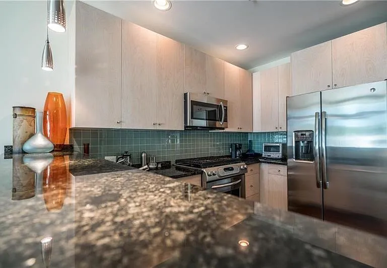 905 Juniper St NE #401 — Photo 9