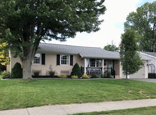 816 Meadow Dr, North Tonawanda, NY 14120