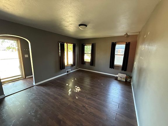 4th image of 844 Cedar Ave