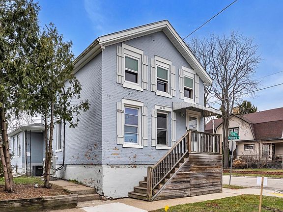 3rd image of 1240 Erie STREET