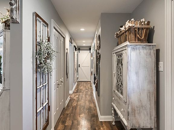 3rd image of 3700 Marseille Dr