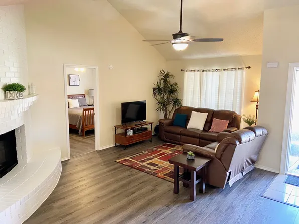 407 Augustine Dr, Euless, TX 76039