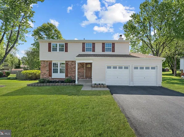 408 Cherry Ln NE, Leesburg, VA 20176