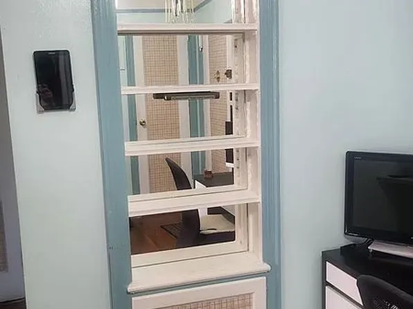 4252 Layton St APT 1H, Flushing, NY 11373