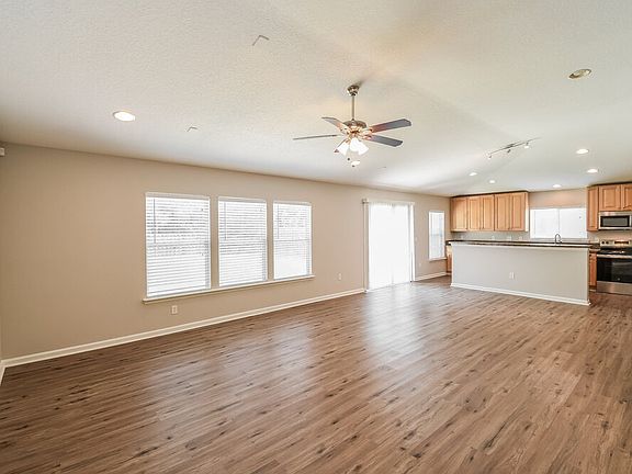 3rd image of 12601 Wooded Bluff Ct