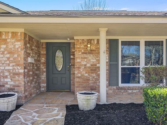 4th image of 1026 Montour Dr