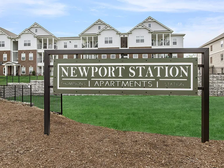 Newport Station — Photo 32