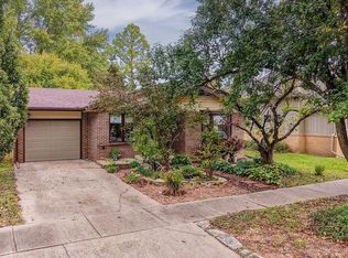 814 E 11th Ave, Winfield, KS 67156