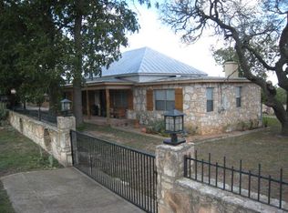 1674 Luckenbach Cain City Rd, Fredericksburg, TX 78624