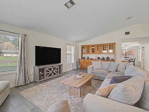 5th image of 502 Easy St