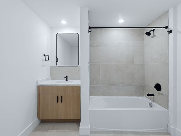 4th image of 129 69th St #505