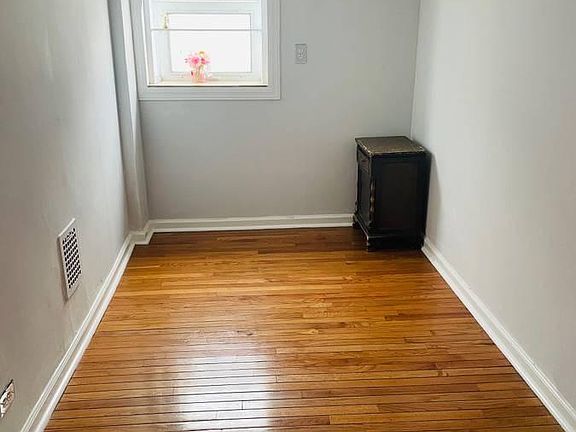 3rd image of 10472 113th St #2