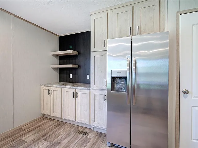 81 Popham Rd — Photo 9