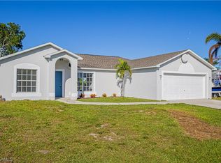 1527 Crestwood Cir W, Lehigh Acres, FL 33936
