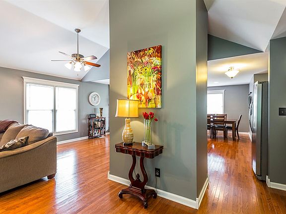 5th image of 4616 Saron Dr