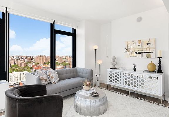 3rd image of 228 E 135th St Penthouse M4