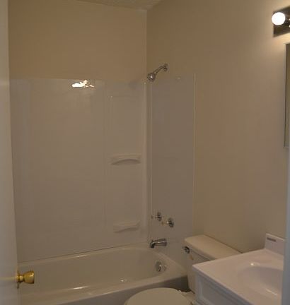 4th image of 8326 E 36th St