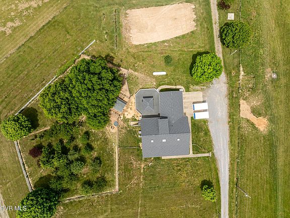 3rd image of 1385 Wilhoit Rd