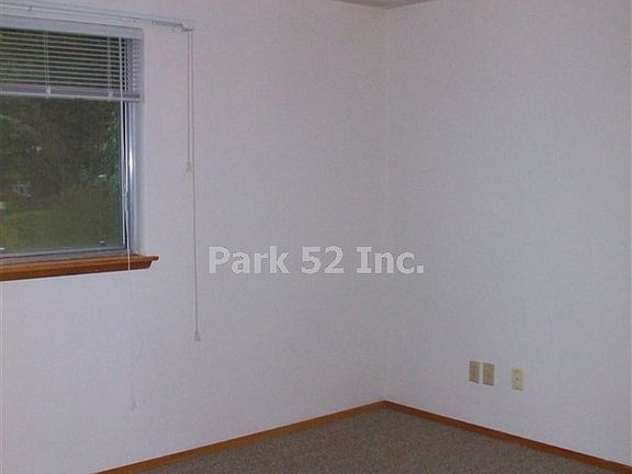 5th image of 13415 103rd Ave E