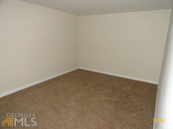 4th image of 14 Hopkins Farm Dr